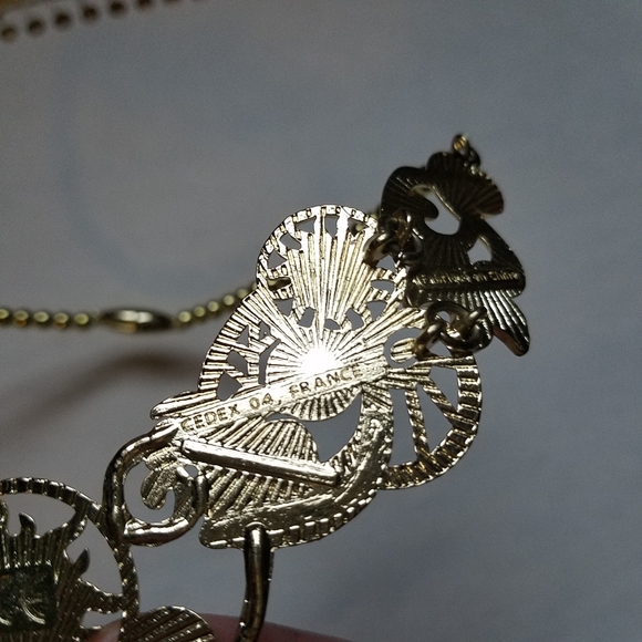 Disney Store Tangled Rapunzel Princess Gold Pink Floral Necklace Girls Plastic - Picture 4 of 9